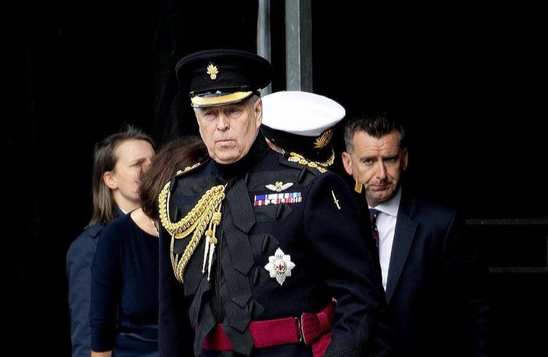 Prinz Andrew muss sich im Gerichtsprozess gegen Virginia Roberts stellen
