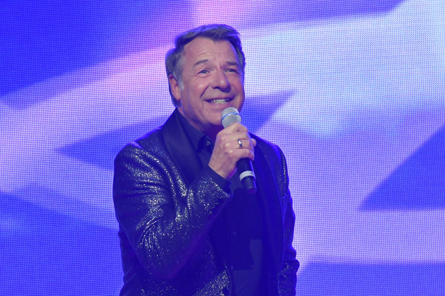 Patrick Linder in tiefer Trauer: Emotionaler Abschied von Heide Keller