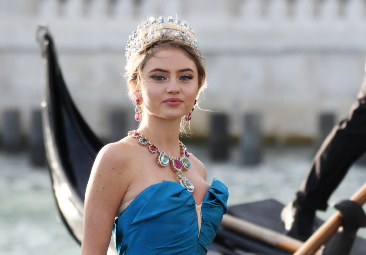 Leni Klum sorgt mit halbnackter Brust im Netz für Wirbel