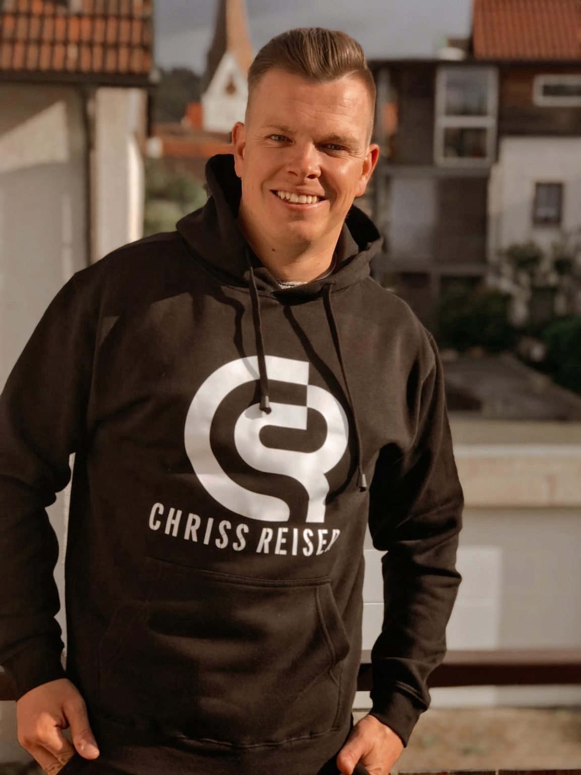 Newcomer Chriss Reiser über seine Musik, seinen neuen Song und seine Zukunftspläne