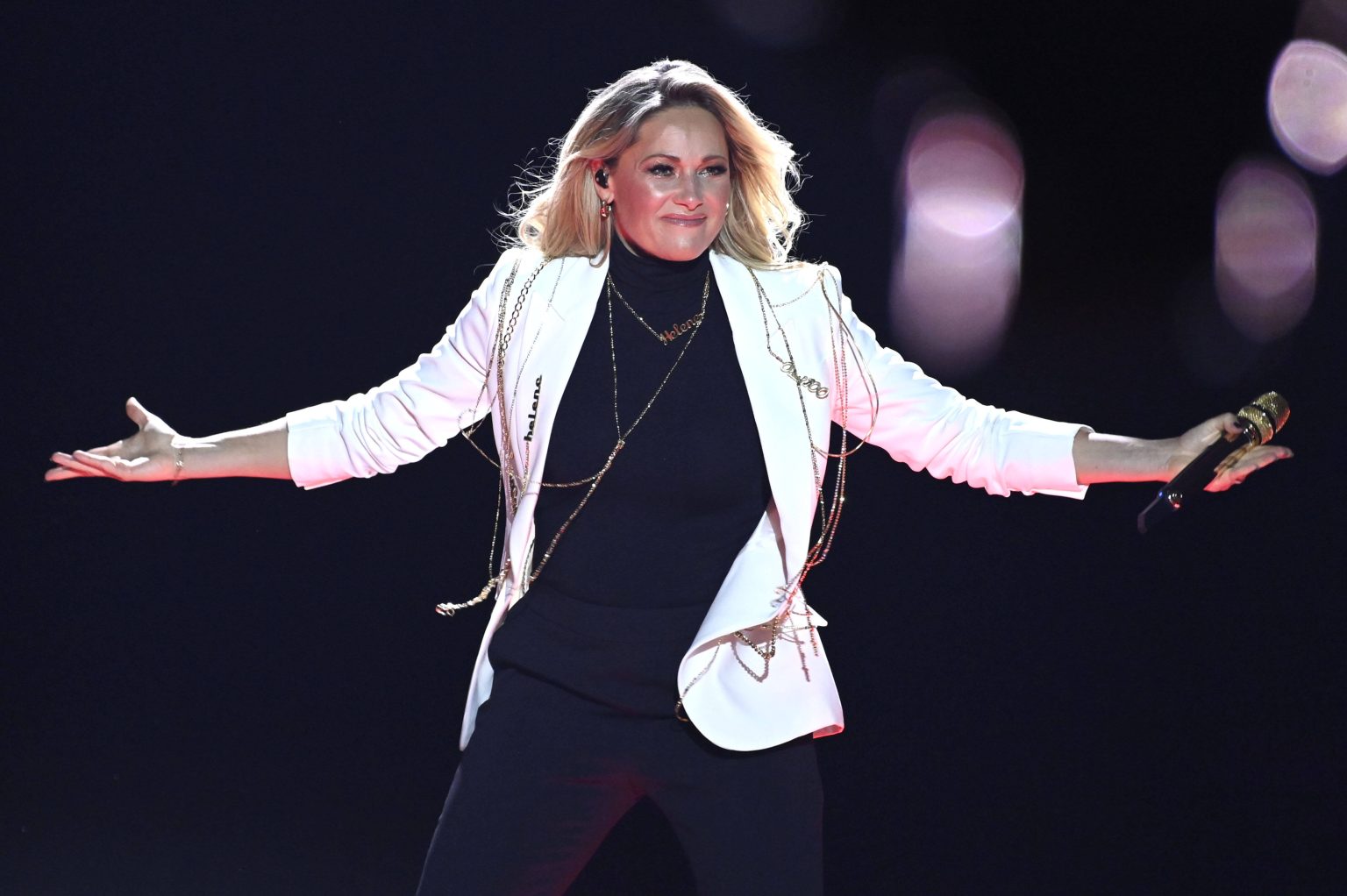 Babygeheimnis: Helene Fischer überrascht mit Freudentränen auf der Bühne – was war da los?