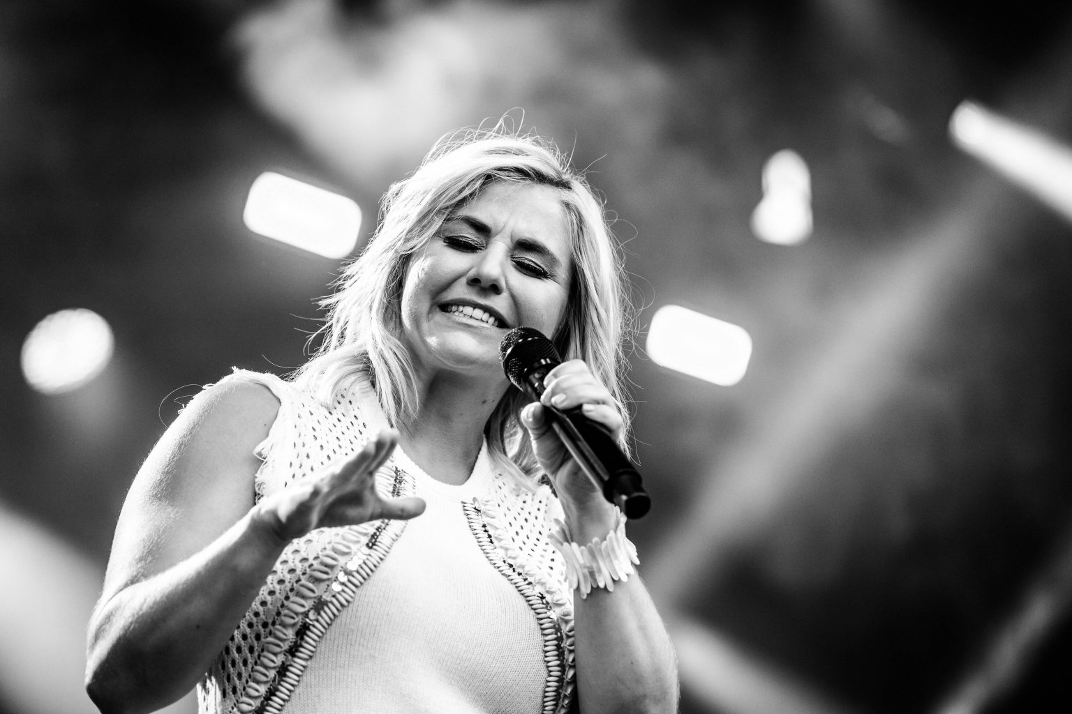 Mit Video – Beatrice Egli: Der Sonnenschein erlebte häusliche Gewalt in ihrem Umfeld!