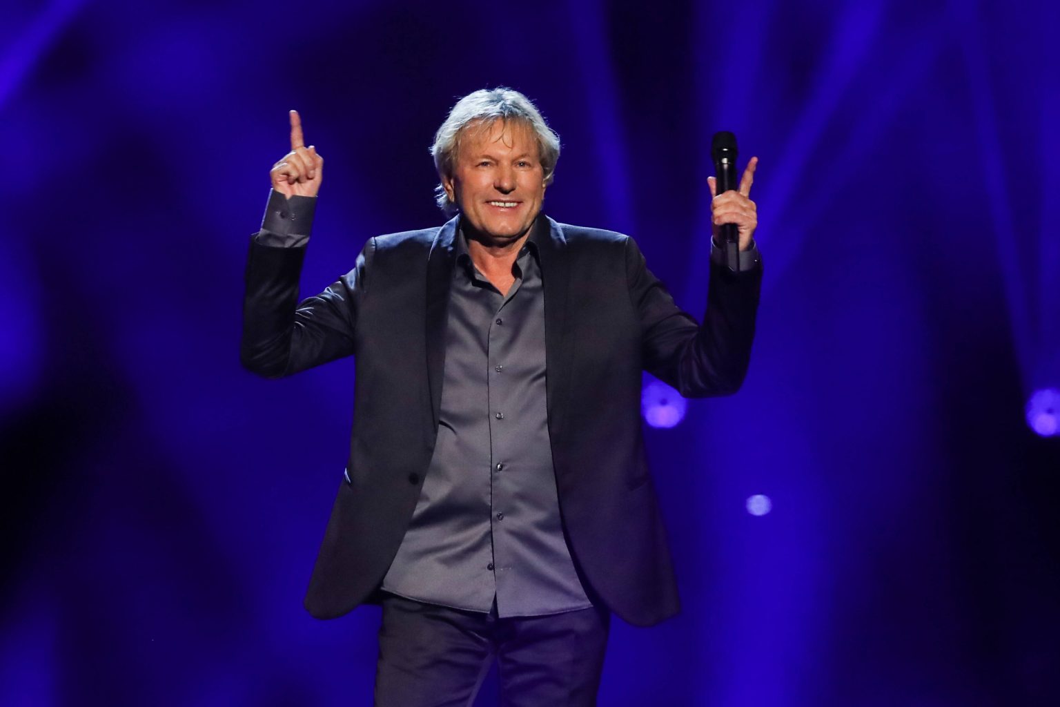 Frühjahr 2022: Berhard Brink präsentiert „Die große Schlager-Hitparade“