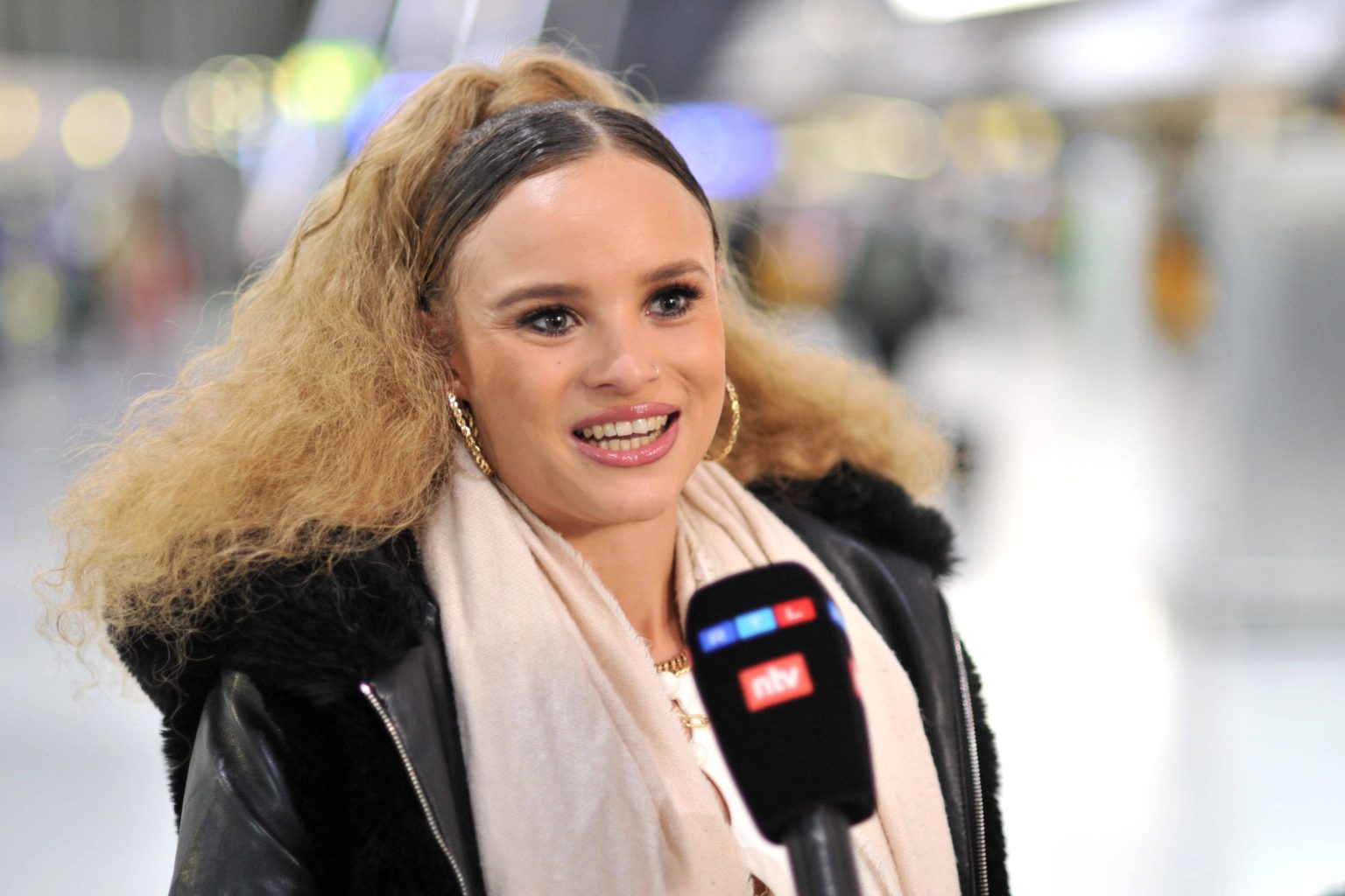 Christin Okpara: Ihre Impfpass-Fälscherin wurde gefasst – die Spur führt nach Düsseldorf!