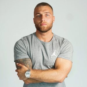 Dschungelcamp-König Filip Pavlovi─ç & “Love Island”-Star: Ferrari Unfall mit 160 km/h !
