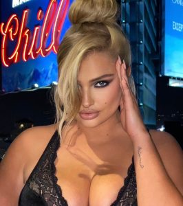 Sarina Nowak: „GNTM“ – Ex-Kandidatin mit Granaten XXL-Ausschnitt!