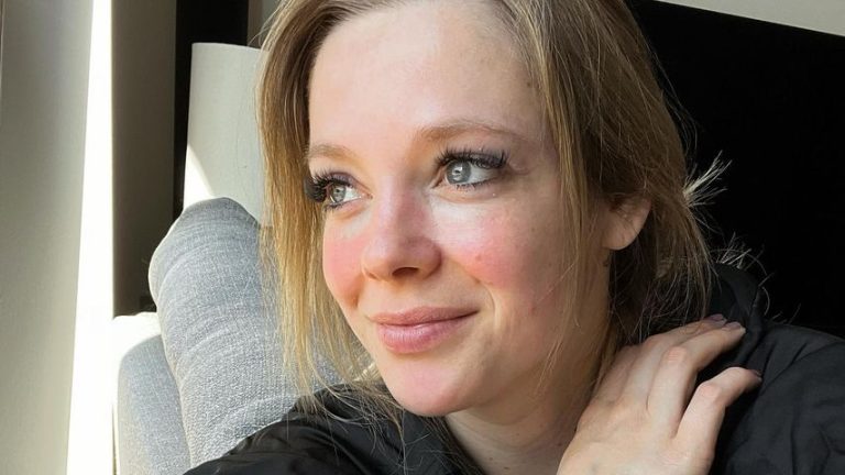Anne Wünsche schockiert: TV-Sternchen bringt eigene 1:1-Liebespuppe heraus