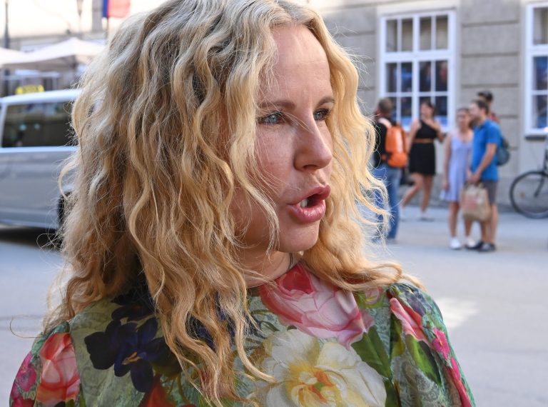 Katja Burkard: „Großer Verlust“ Der RTL-Moderatorin wurde unfassbares angetan!