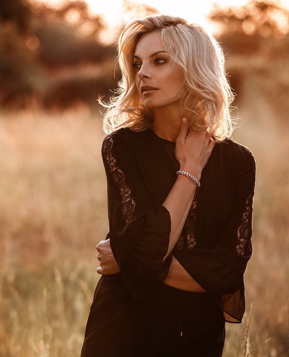 Bares für Rares: „Funkelnde Diamanten“ – Händlerin mit HAMMER XXL-Ausschnitt!