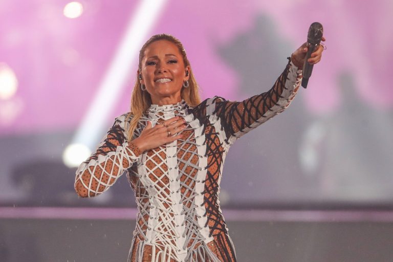 Helene Fischer gibt in ihrem neuen Video Einblicke in private Momente hinter den Kulissen