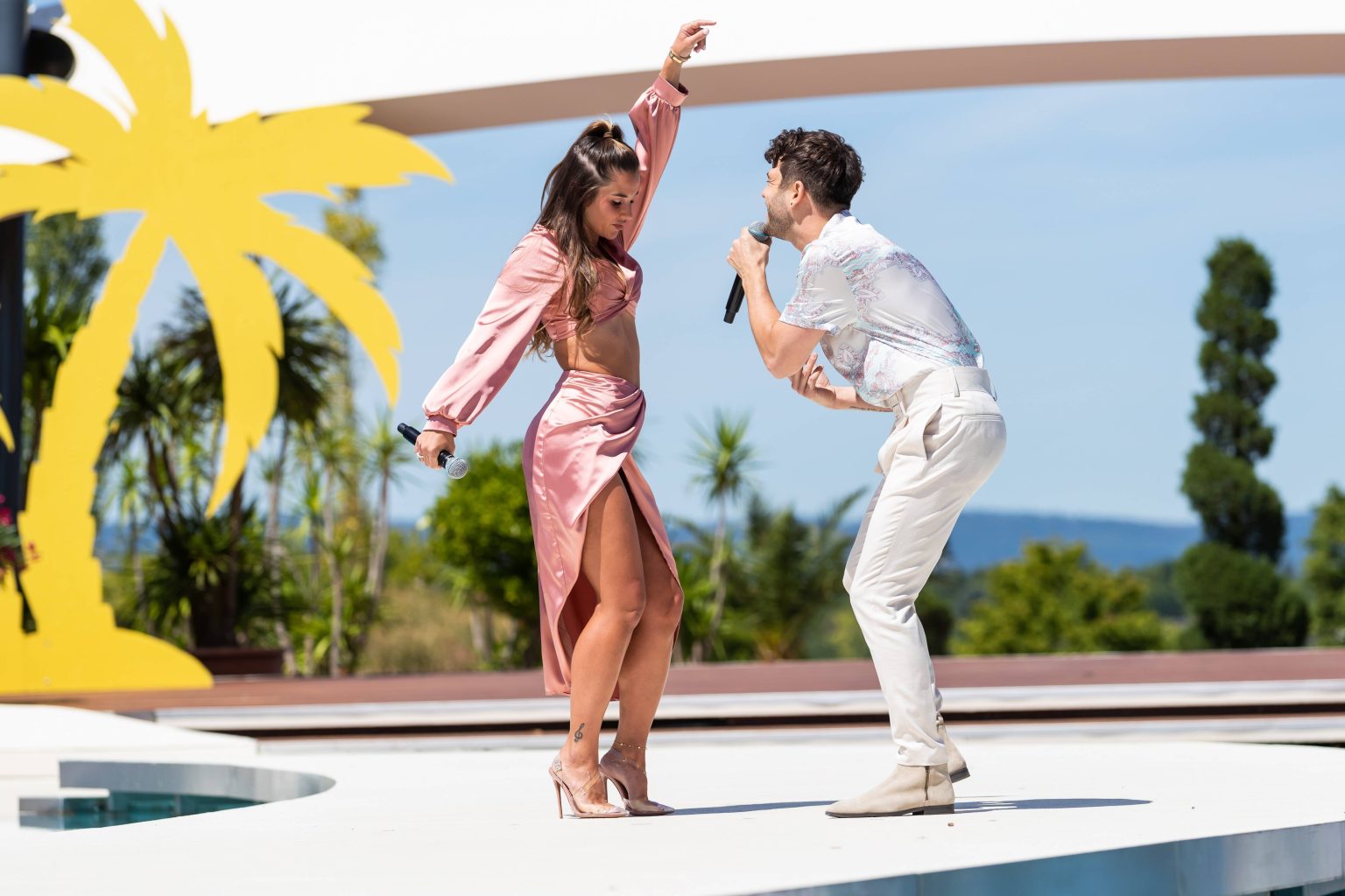 Sarah Engels: „Lack & Leder!“ – Mit diesem scharfen Outfit heizt sie ihre Fans ordentlich ein!