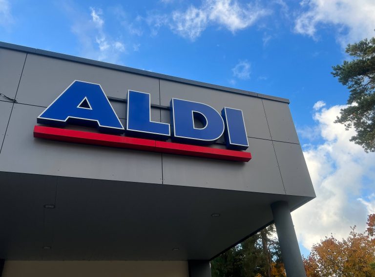 Wegen Energiekrise: Aldi zieht Konsequenz und schließt Märkte früher