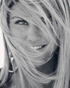Beatrice Egli: „Hüllenlos!“ – Schlagerstar wird splitter-faser-nackt in der Sauna entdeckt!