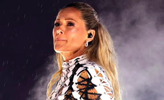 Helene Fischer: Das atemberaubende XXL-Kleid stresst die Schlagerqueen extrem auf der Bühne