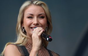 Anna-Carina Woitschack im BH: Heiße Release-Verkündung