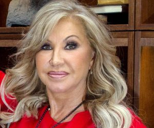 „Mega-Sexy“: Carmen Geiss begeistert im knappen Badeanzug