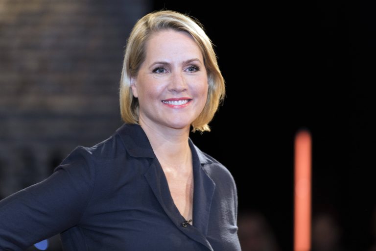 Judith Rakers: „Tagesschau“-Sprecherin lässt am FKK-Strand alle Hüllen fallen