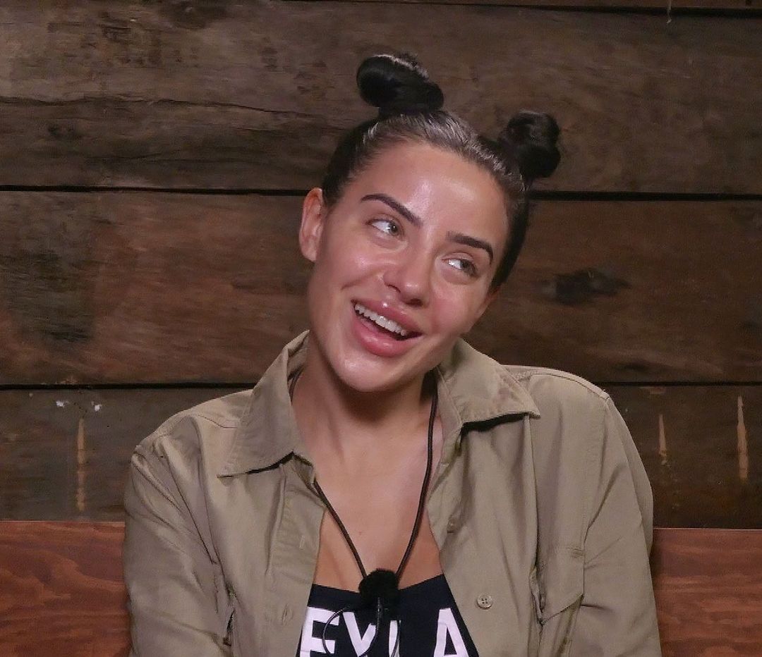 „IBES“: Leyla bricht letzte Prüfung ab – Dann zieht die Lady vor der Kamera blank!