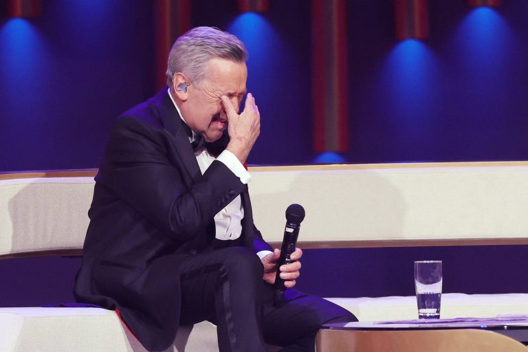 Emotionaler Moment bei der „Kaisermania“: Plötzlich steht verletzter Musiker auf der Bühne