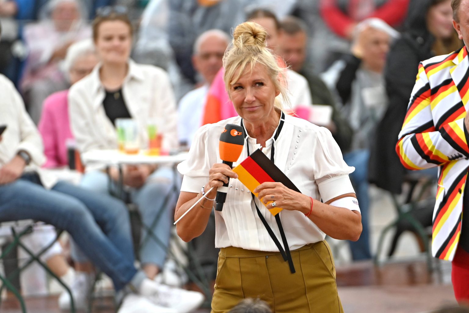 Emotionaler „Fernsehgarten“-Auftritt: Schlagerstar singt für verstorbene Oma