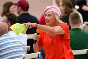 Andrea Kiewel: Entdeckung im „Fernsehgarten“-Publikum lässt Kiwi ausflippen