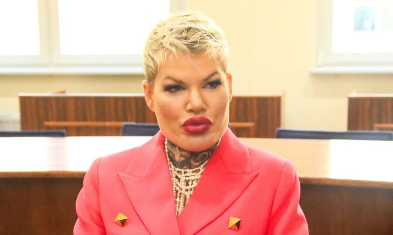 Melanie Müller behauptet: Gerichtsfotos sollen manipuliert sein – Fotoagentur reagiert