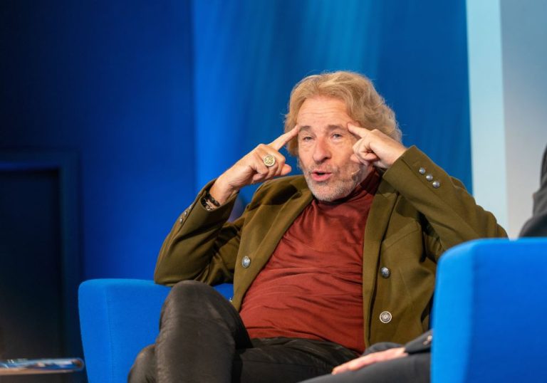 Aktivisten richten Plakat-Aktion gegen Thomas Gottschalk