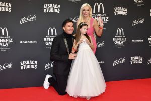 Daniela Katzenberger zeigt sich beim roten Teppich mit ihrer Tochter – doch ein Detail stört