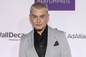 Albtraum für Ex-Dschungelcamper:  Twenty4Tim landet im Krankenhaus