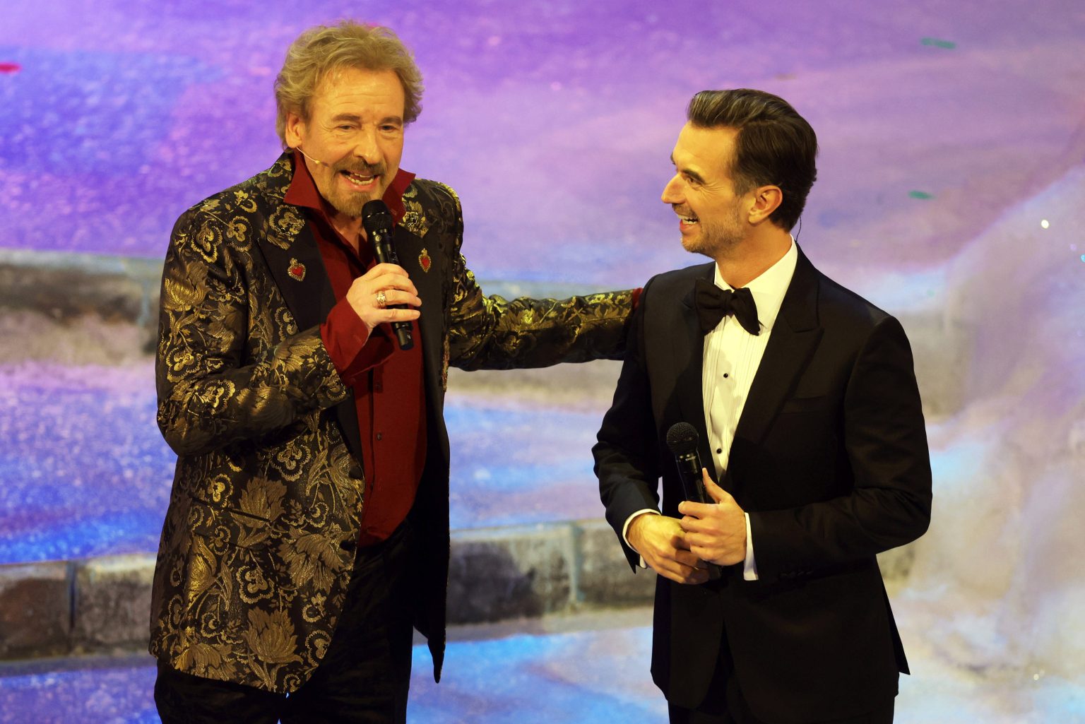 „Nicht ganz geheuer“: Thomas Gottschalk äußert sich zu “Adventsfest”-Auftritt
