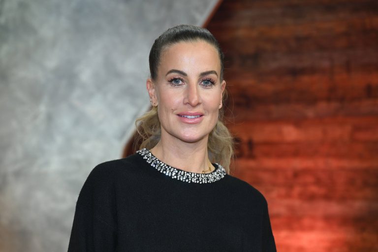 Krasses Bodyshaming: Charlotte Würdig erntet heftige Kritik für Bikini-Foto