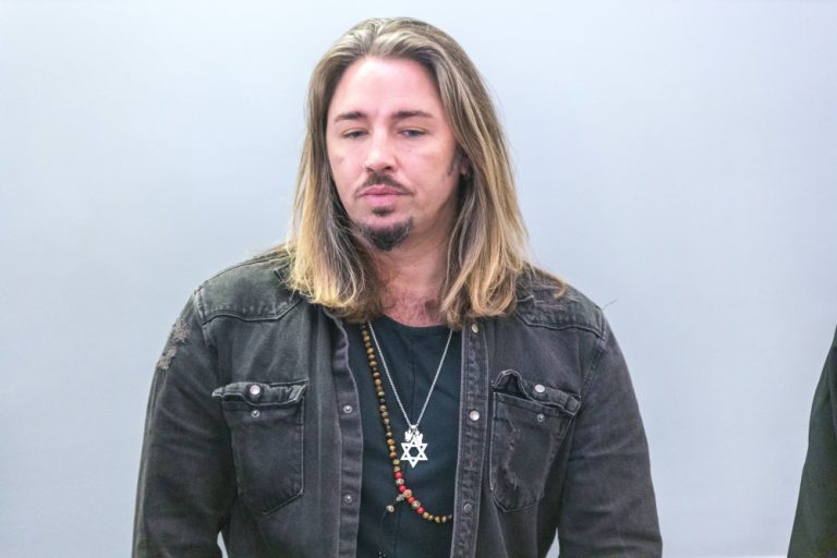 “Ich habe Angst”: Gil Ofarim äußert sich zum Video-Skandal und plant sein Comeback