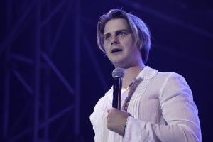 Bühnen-Panne für Vincent Gross – Hose reißt mitten im Auftritt!