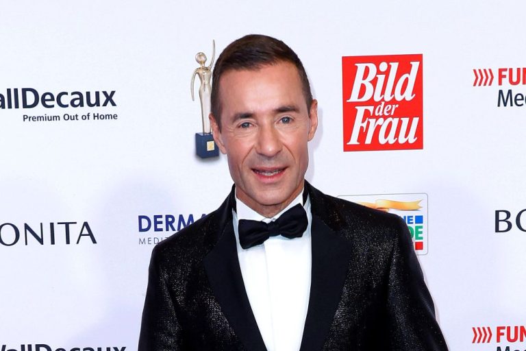 „Klein gegen Groß“ Comedians Scherz geht schief – Kai Pflaume rettet enttäuschten Jungen