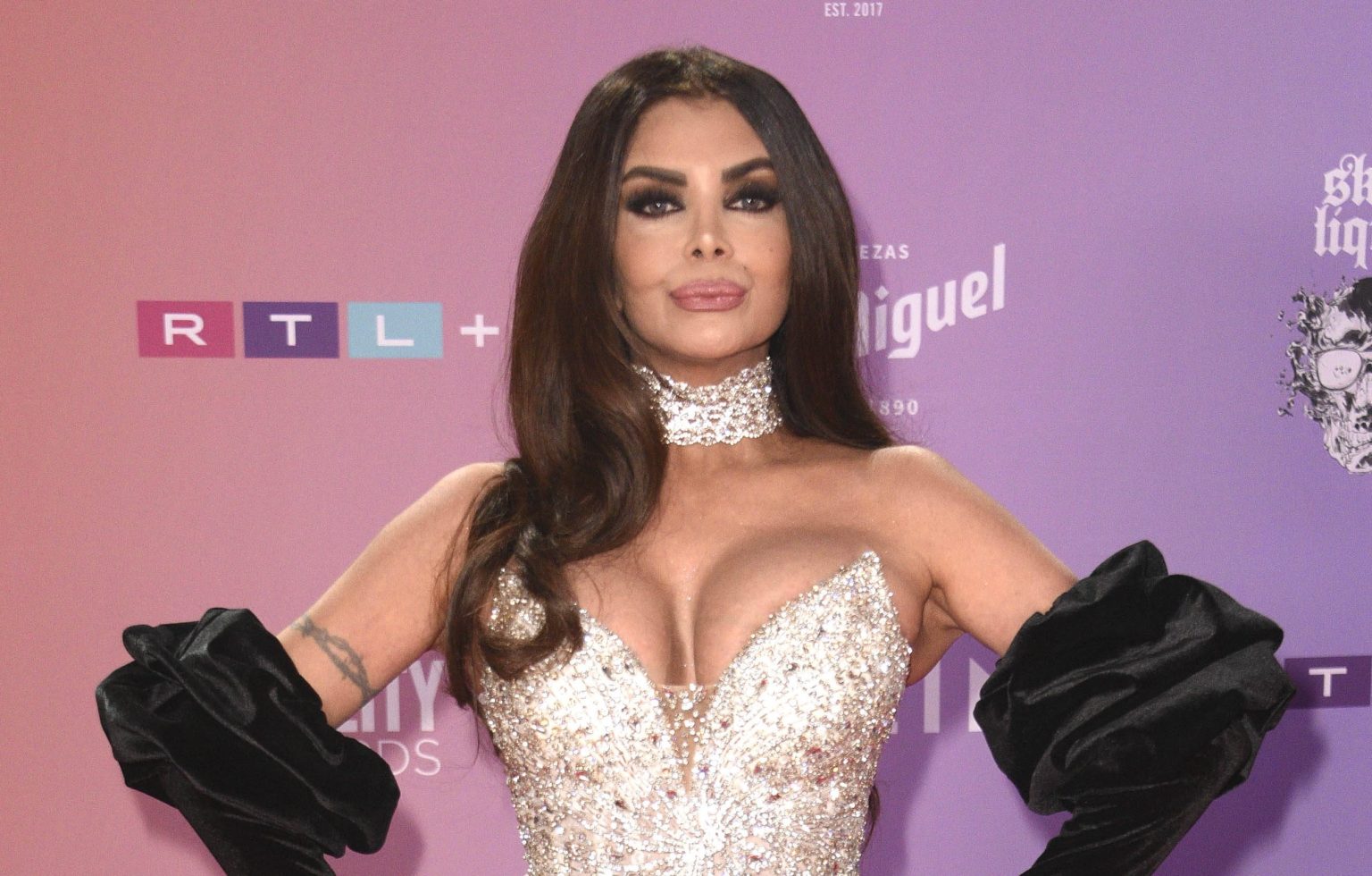 Radikale Veränderung: Kader Loth überrascht ihre Fans mit neuem Look