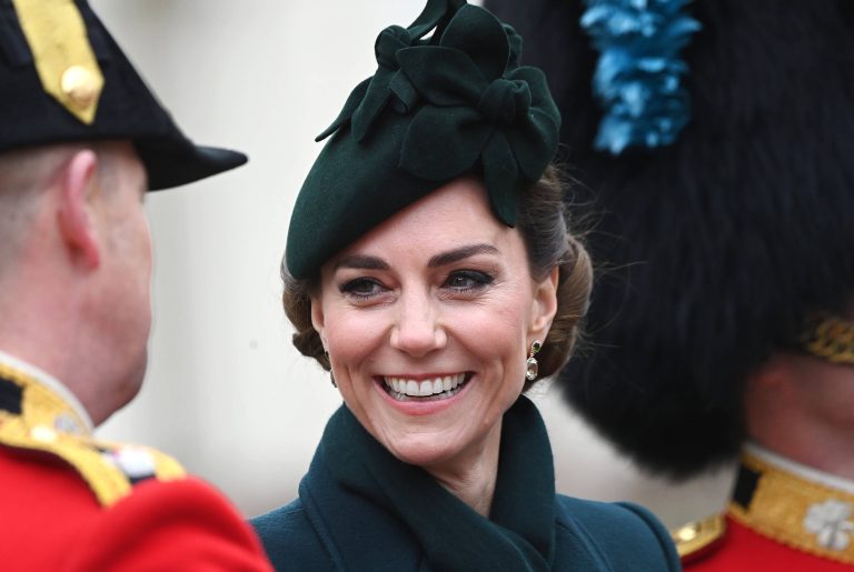 Kate Middleton strahlt beim Auftritt mit William – doch ein Detail fällt besonders auf!