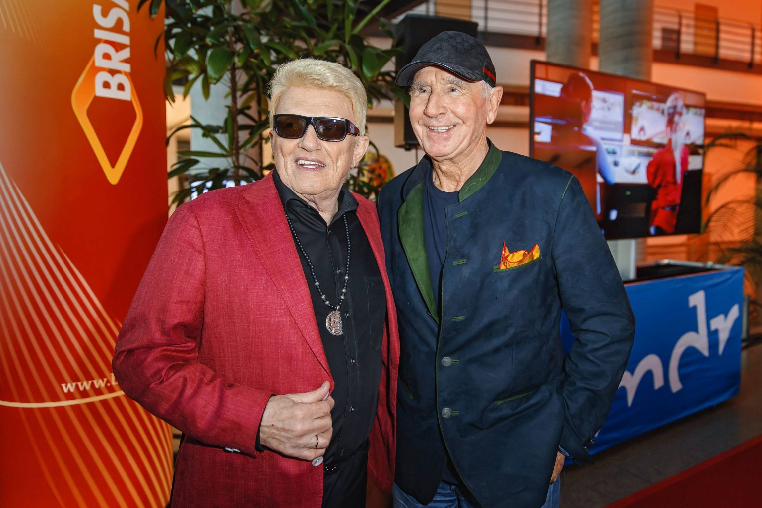 Zoff um Alkohol-Hit: Frédéric Prinz von Anhalt droht Heino mit Ent-Ritterung