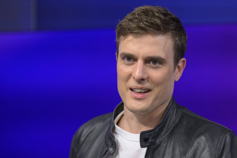 Nach “Tagesschau”-Aus: Constantin Schreibers neuer Job sorgt für heftige Kritik