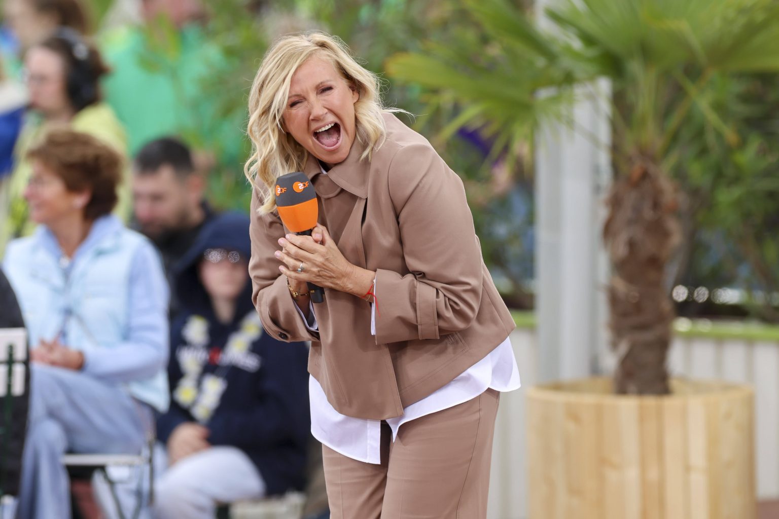 ZDF-“Fernsehgarten”: Kiwi, ein Ballermann-Star und der legendäre Bikini