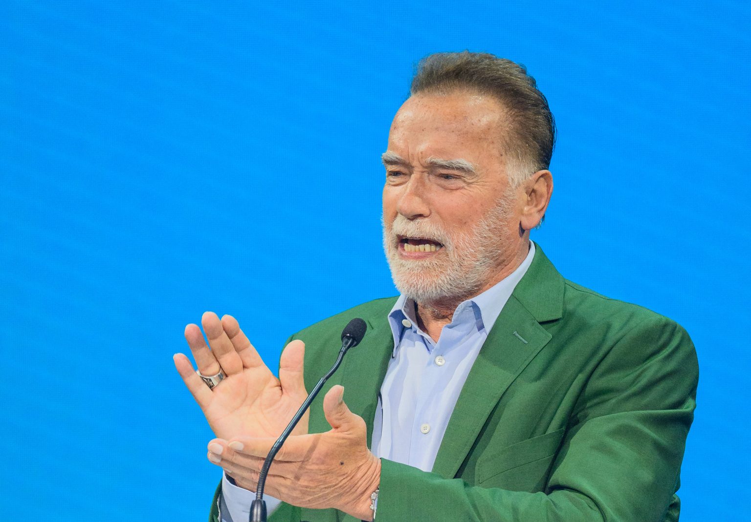 “I’ll Be Back”: Arnold Schwarzenegger und BossHoss rocken für den Klimaschutz