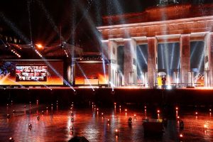 Andrea Kiewel und Johannes B. Kerner in der Silvestershow am Brandenburger Tor, 31.12.2021 