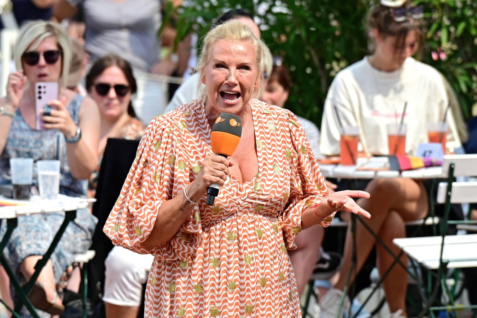 Mega-Panne im “Fernsehgarten” – Kiwi reagiert blitzschnell