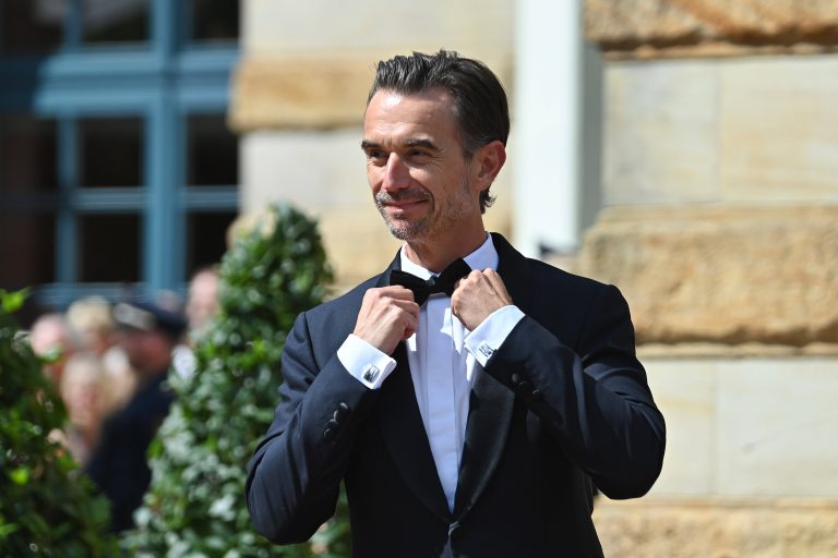 Nach peinlicher Smoking-Panne: Florian Silbereisen postet Selfie mit Angela Merkel