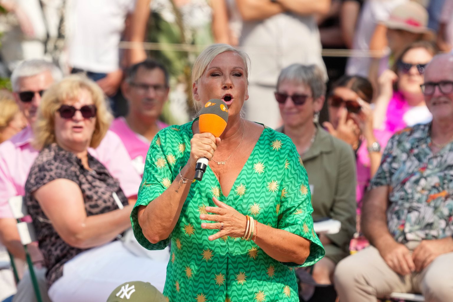 ZDF-“Fernsehgarten”: Andrea Kiewel kündigt Duett mit Stefan Mross an