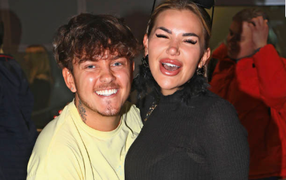 Twenty4Tim und Kim Virginia bei der Rückkehr der Dschungelcamp-Kandidaten der RTL Reality-TV-Show Ich bin ein Star - holt mich hier raus aus