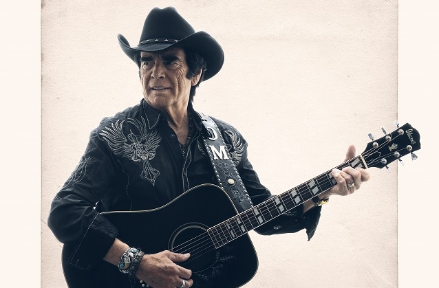 Tom Astor präsentiert seine neue Single “14 Tage – 14 Nächte”.