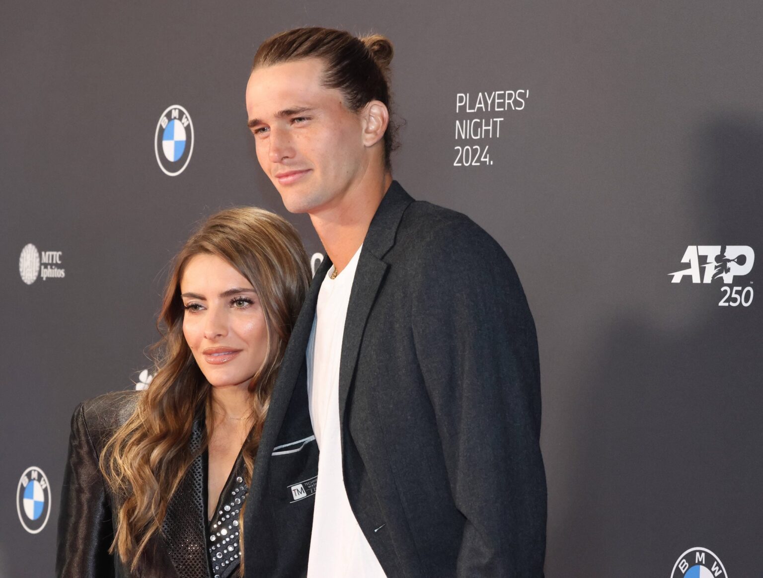 Zverev ohne Thomalla gesichtet: Tennis-Star unterwegs mit anderer Promi-Dame