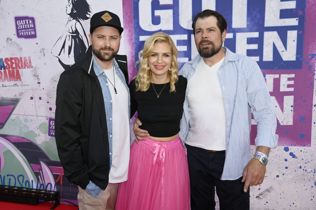 Felix von Jascheroff, Susan Sideropoulos und Daniel Fehlow bei der GZSZ-Party zum 30. Jubiläum