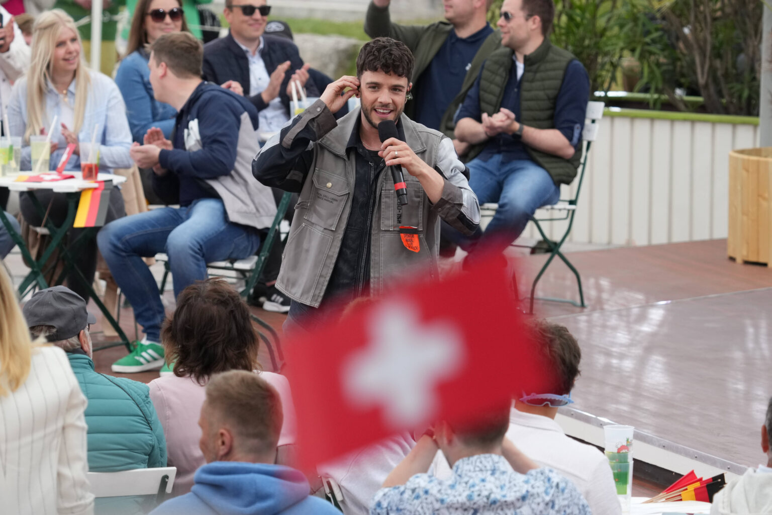Luca Hänni, Schweizer Schlagersänger, beim ZDF-Fernsehgarten in Mainz 2025