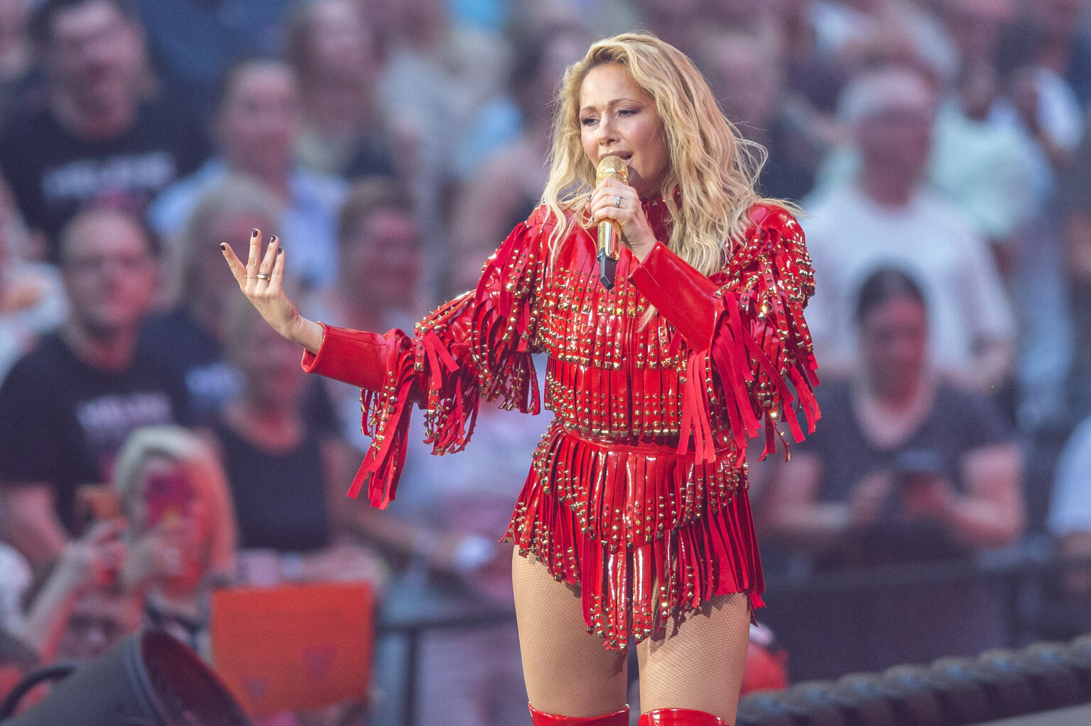 Helene Fischer bei der 360° Stadion-Tour in der VELTINS-Arena Gelsenkirchen am 23. Juni 2026